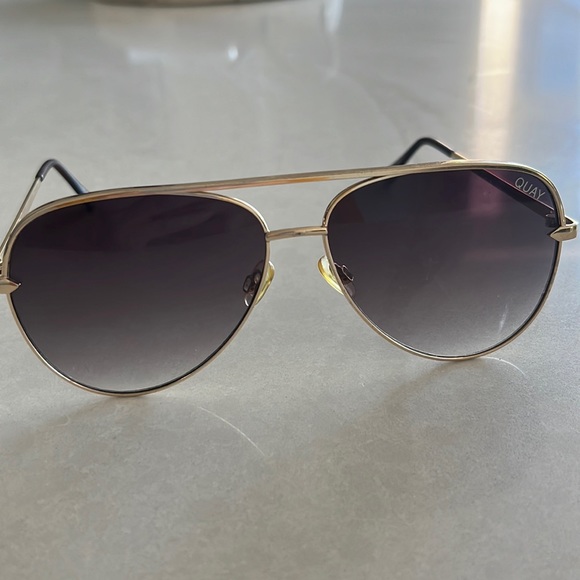 Desi xQuay “high key” sunnies - Picture 2 of 4